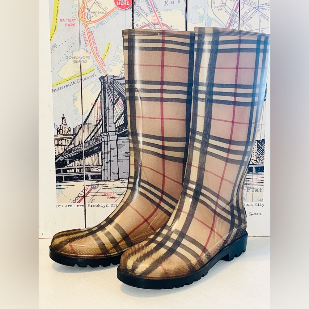 Burberry Nova Print Rubber Rain Boots - Picture 4 of 7